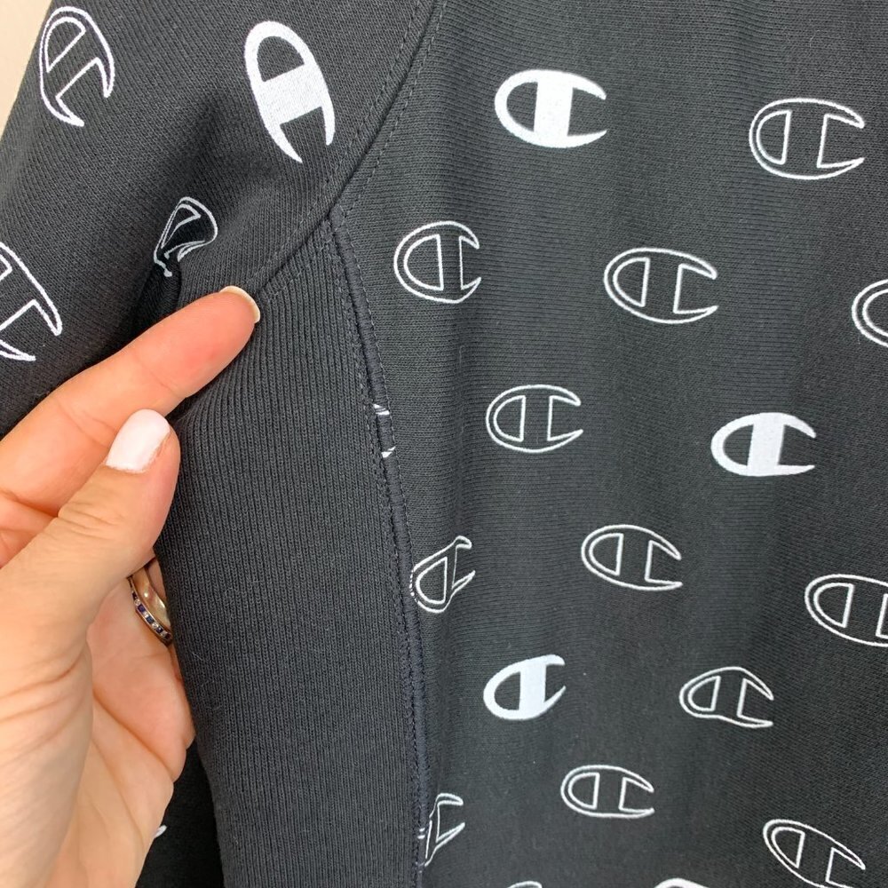 Champion Reverse Weave Logo Crew Neck Sweatshirt - Picture 2 of 8